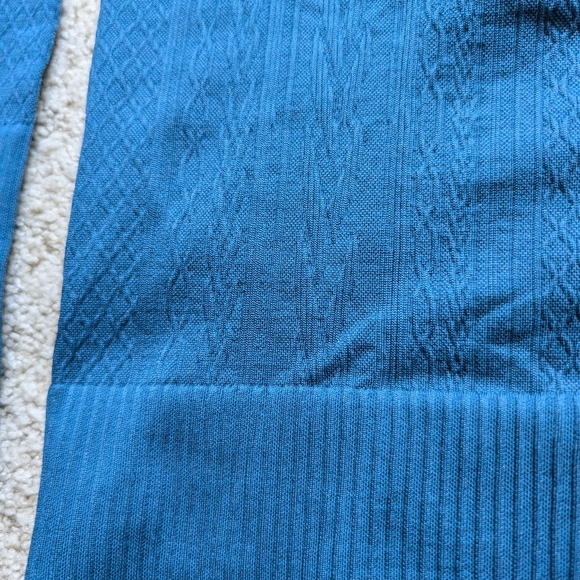 Lululemon Long Sleeve Size 4 - Picture 2 of 4